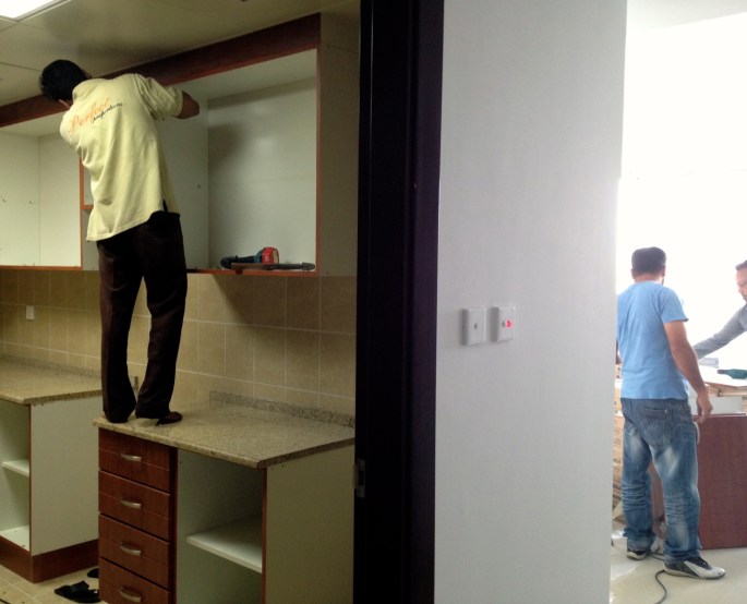 vi hadde ikke så lyst til å ha denne veggen mellom stue og kjøkken heller