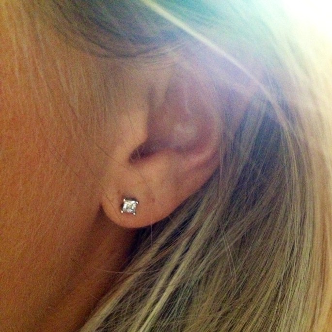 øredobbene jeg har hatt på meg hver dag de siste to årene (iallefall nesten!) Jeg kjøpte dem første gangen vi var i Dubai ever, og husker jeg syntes det var stor stas å få mitt første møte med servicen i Dubai. Jeg følte meg jo som freakin Julia Roberts i Pretty Woman